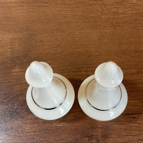 Lenox Salt & Pepper Set Regency Collection - Picture 3 of 6
